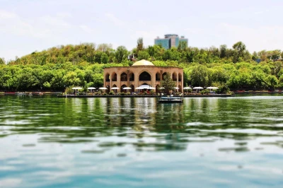 شناسایی و تحلیل عوامل تسهیل‌کننده و بازدارنده در توسعه گردشگری شبانه شهر اصفهان